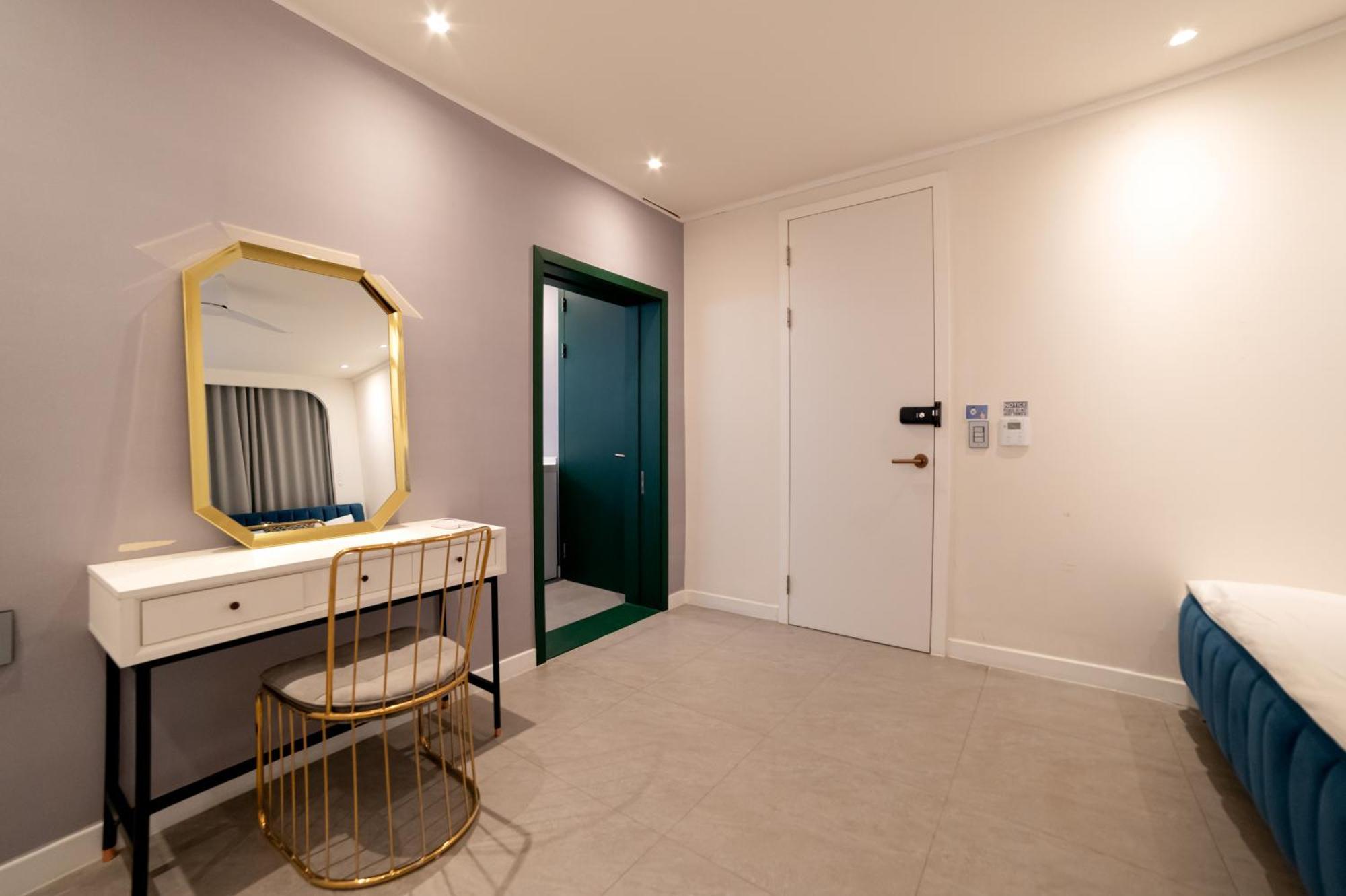Cloud Hong-dae Bed & Breakfast *